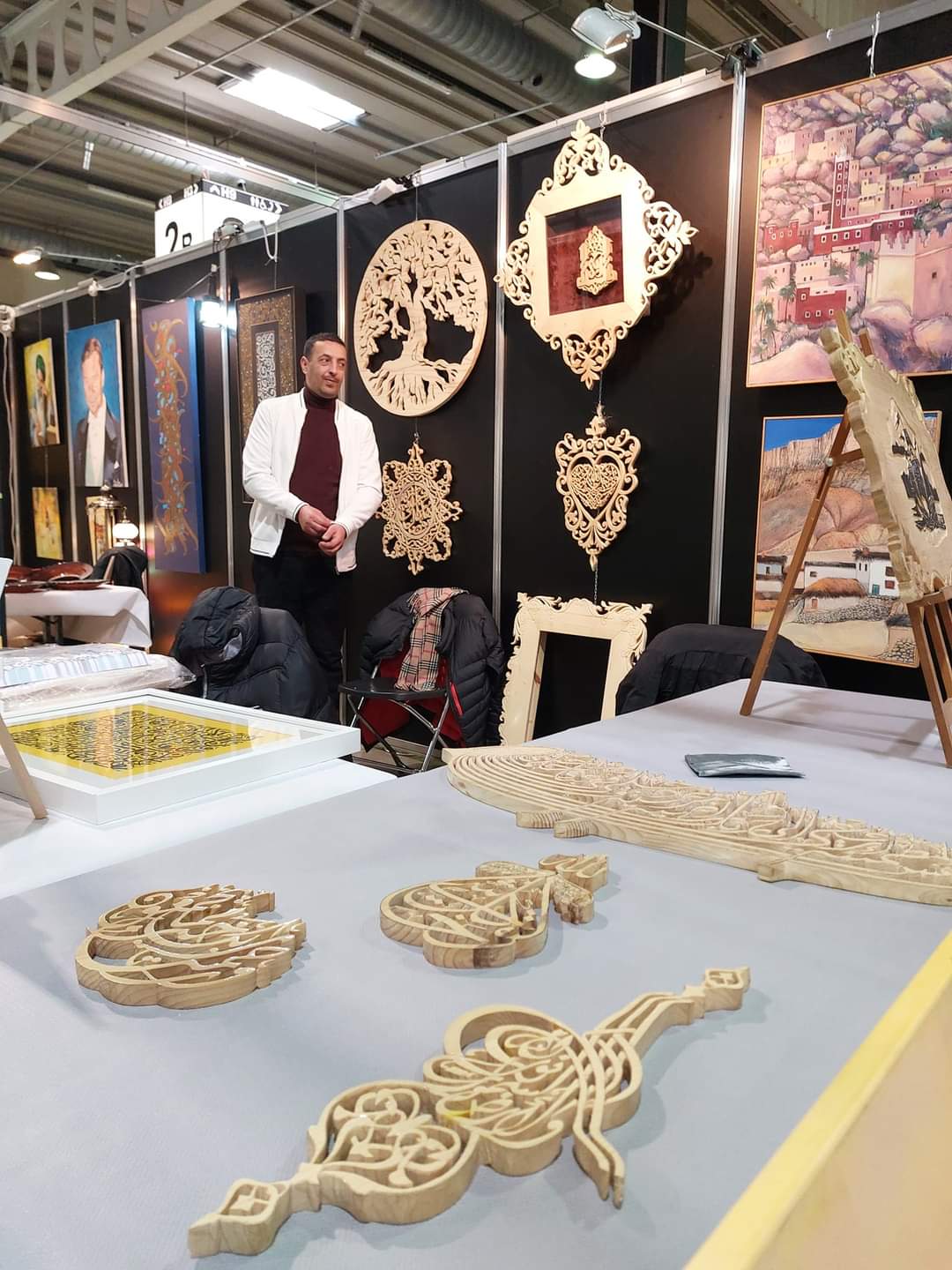 sculpture sur bois et de calligraphie arabe.